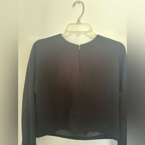 J.Crew 365 black long sleeve back zip long sleeve top with slit detail size 2 - Picture 4 of 10